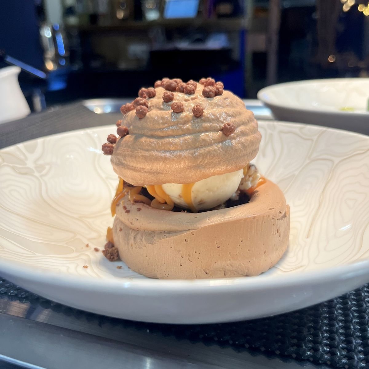 Meringue chocolat et glace vanille